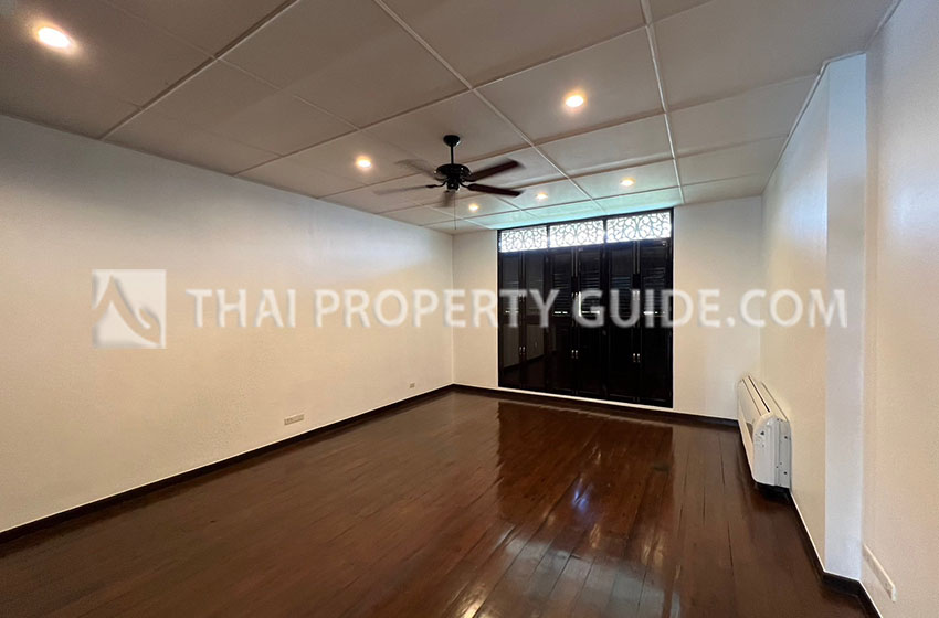 House with Private Pool in Sukhumvit 